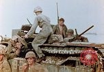 Standbild Marines am Brückenkopf Saipan Nördliche Marianen, 1944, aus Sekunde 33 historischem Filmmaterial Videoclip 65675028041