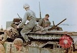 Standbild Marines am Brückenkopf Saipan Nördliche Marianen, 1944, aus Sekunde 35 historischem Filmmaterial Videoclip 65675028041