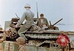Standbild Marines am Brückenkopf Saipan Nördliche Marianen, 1944, aus Sekunde 37 historischem Filmmaterial Videoclip 65675028041