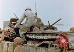 Standbild Marines am Brückenkopf Saipan Nördliche Marianen, 1944, aus Sekunde 38 historischem Filmmaterial Videoclip 65675028041