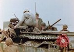 Standbild Marines am Brückenkopf Saipan Nördliche Marianen, 1944, aus Sekunde 39 historischem Filmmaterial Videoclip 65675028041