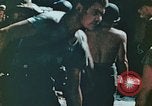 Standbild Marines behandeln Verletzte Saipan Nördliche Marianen, 1944, aus Sekunde 13 historischem Filmmaterial Videoclip 65675028042