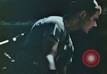 Standbild Marines behandeln Verletzte Saipan Nördliche Marianen, 1944, aus Sekunde 15 historischem Filmmaterial Videoclip 65675028042