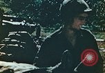Standbild Marines behandeln Verletzte Saipan Nördliche Marianen, 1944, aus Sekunde 20 historischem Filmmaterial Videoclip 65675028042
