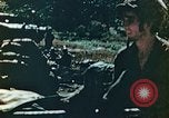Standbild Marines behandeln Verletzte Saipan Nördliche Marianen, 1944, aus Sekunde 22 historischem Filmmaterial Videoclip 65675028042