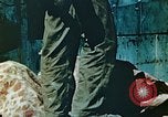 Standbild Marines behandeln Verletzte Saipan Nördliche Marianen, 1944, aus Sekunde 28 historischem Filmmaterial Videoclip 65675028042