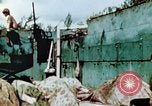 Standbild Marines behandeln Verletzte Saipan Nördliche Marianen, 1944, aus Sekunde 40 historischem Filmmaterial Videoclip 65675028042