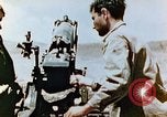 Standbild US-Marines Artillerie feuern Saipan Nördliche Marianen, 1944, aus Sekunde 13 historischem Filmmaterial Videoclip 65675028045