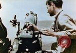 Standbild US-Marines Artillerie feuern Saipan Nördliche Marianen, 1944, aus Sekunde 14 historischem Filmmaterial Videoclip 65675028045