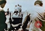 Standbild US-Marines Artillerie feuern Saipan Nördliche Marianen, 1944, aus Sekunde 18 historischem Filmmaterial Videoclip 65675028045