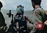 Standbild US-Marines Artillerie feuern Saipan Nördliche Marianen, 1944, aus Sekunde 22 historischem Filmmaterial Videoclip 65675028045