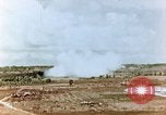 Standbild US-Marines Artillerie feuern Saipan Nördliche Marianen, 1944, aus Sekunde 31 historischem Filmmaterial Videoclip 65675028045