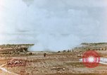 Standbild US-Marines Artillerie feuern Saipan Nördliche Marianen, 1944, aus Sekunde 34 historischem Filmmaterial Videoclip 65675028045