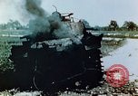 Standbild brennende japanische Typ 95 light Tanks Saipan Nördliche Marianen, 1944, aus Sekunde 27 historischem Filmmaterial Videoclip 65675028046