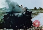 Standbild brennende japanische Typ 95 light Tanks Saipan Nördliche Marianen, 1944, aus Sekunde 28 historischem Filmmaterial Videoclip 65675028046