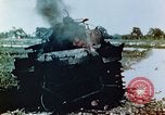 Standbild brennende japanische Typ 95 light Tanks Saipan Nördliche Marianen, 1944, aus Sekunde 30 historischem Filmmaterial Videoclip 65675028046