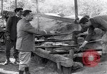 Standbild der Italienischen Armee Feld Küche Italien, 1915, aus Sekunde 50 historischem Filmmaterial Videoclip 65675028060