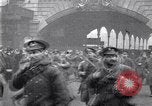Image les troupes britanniques Londres Angleterre, 1915, de la seconde 7 séquences d'archives historiques vidéo 65675028063