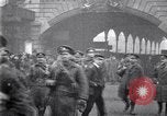 Image les troupes britanniques Londres Angleterre, 1915, de la seconde 9 séquences d'archives historiques vidéo 65675028063