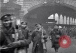 Image les troupes britanniques Londres Angleterre, 1915, de la seconde 15 séquences d'archives historiques vidéo 65675028063