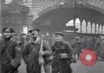 Image les troupes britanniques Londres Angleterre, 1915, de la seconde 17 séquences d'archives historiques vidéo 65675028063