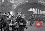 Image les troupes britanniques Londres Angleterre, 1915, de la seconde 18 séquences d'archives historiques vidéo 65675028063