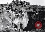 Standbild Italienische Bersaglieri Italien, 1915, aus Sekunde 4 historischem Filmmaterial Videoclip 65675028066