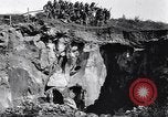 Standbild Italienische Bersaglieri Italien, 1915, aus Sekunde 6 historischem Filmmaterial Videoclip 65675028066