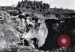 Standbild Italienische Bersaglieri Italien, 1915, aus Sekunde 10 historischem Filmmaterial Videoclip 65675028066