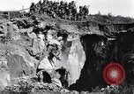 Standbild Italienische Bersaglieri Italien, 1915, aus Sekunde 12 historischem Filmmaterial Videoclip 65675028066