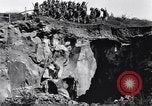 Standbild Italienische Bersaglieri Italien, 1915, aus Sekunde 18 historischem Filmmaterial Videoclip 65675028066