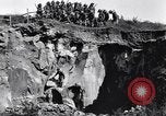 Standbild Italienische Bersaglieri Italien, 1915, aus Sekunde 19 historischem Filmmaterial Videoclip 65675028066