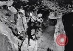Standbild Italienische Bersaglieri Italien, 1915, aus Sekunde 20 historischem Filmmaterial Videoclip 65675028066