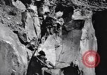 Standbild Italienische Bersaglieri Italien, 1915, aus Sekunde 27 historischem Filmmaterial Videoclip 65675028066