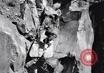 Standbild Italienische Bersaglieri Italien, 1915, aus Sekunde 30 historischem Filmmaterial Videoclip 65675028066