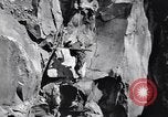 Standbild Italienische Bersaglieri Italien, 1915, aus Sekunde 33 historischem Filmmaterial Videoclip 65675028066