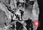 Standbild Italienische Bersaglieri Italien, 1915, aus Sekunde 52 historischem Filmmaterial Videoclip 65675028066