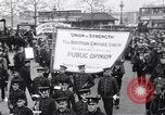Immagine di British protesta affondamento del Lusitania Londra Inghilterra Regno Unito, 1915, secondo 6 filmato di repertorio 65675028067