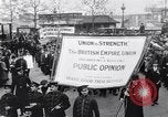 Immagine di British protesta affondamento del Lusitania Londra Inghilterra Regno Unito, 1915, secondo 10 filmato di repertorio 65675028067
