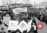 Immagine di British protesta affondamento del Lusitania Londra Inghilterra Regno Unito, 1915, secondo 13 filmato di repertorio 65675028067