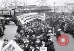 Immagine di British protesta affondamento del Lusitania Londra Inghilterra Regno Unito, 1915, secondo 16 filmato di repertorio 65675028067