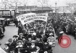 Immagine di British protesta affondamento del Lusitania Londra Inghilterra Regno Unito, 1915, secondo 17 filmato di repertorio 65675028067