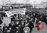 Immagine di British protesta affondamento del Lusitania Londra Inghilterra Regno Unito, 1915, secondo 20 filmato di repertorio 65675028067