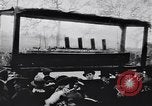 Immagine di British protesta affondamento del Lusitania Londra Inghilterra Regno Unito, 1915, secondo 24 filmato di repertorio 65675028067