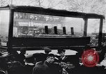 Immagine di British protesta affondamento del Lusitania Londra Inghilterra Regno Unito, 1915, secondo 29 filmato di repertorio 65675028067
