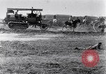 Standbild halten Artillerie Traktoren Frankreich, 1915, aus Sekunde 9 historischem Filmmaterial Videoclip 65675028069