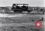 Standbild halten Artillerie Traktoren Frankreich, 1915, aus Sekunde 11 historischem Filmmaterial Videoclip 65675028069
