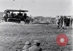 Standbild halten Artillerie Traktoren Frankreich, 1915, aus Sekunde 15 historischem Filmmaterial Videoclip 65675028069