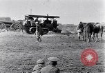 Standbild halten Artillerie Traktoren Frankreich, 1915, aus Sekunde 17 historischem Filmmaterial Videoclip 65675028069
