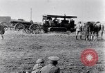 Standbild halten Artillerie Traktoren Frankreich, 1915, aus Sekunde 19 historischem Filmmaterial Videoclip 65675028069